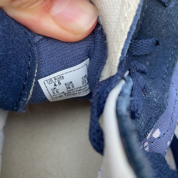 Boys hi top Shark Vans size 4.5 - Picture 4 of 4